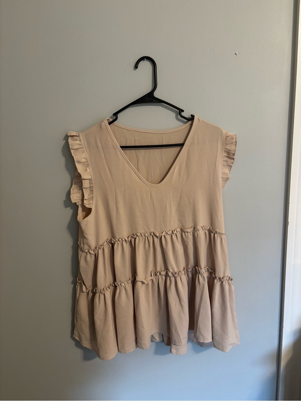 SHEIN Cream Tiered Ruffle V-Neck Sleeveless Top